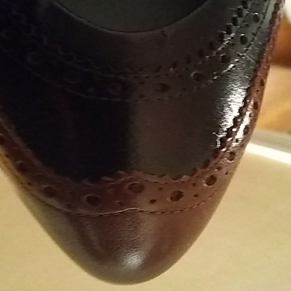 Shoes - Picture 2 of 8